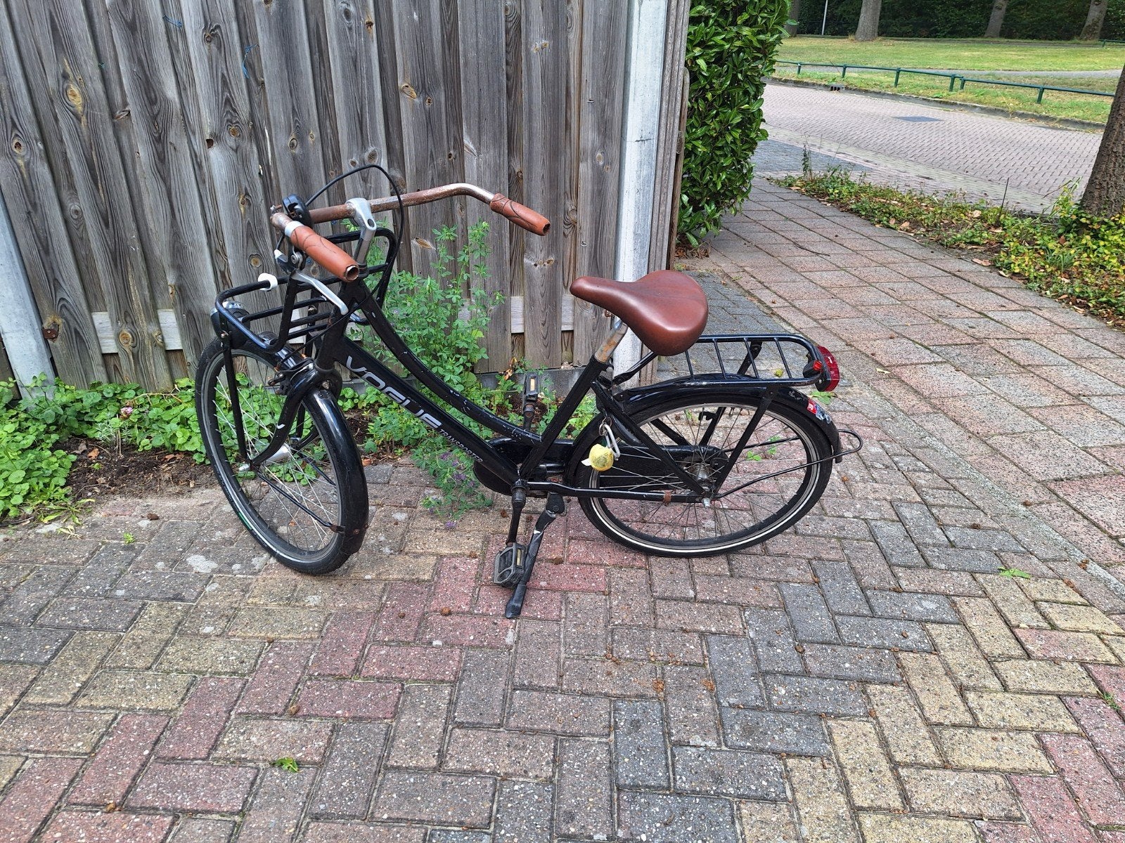 leuke Vogue meisjes fiets met nieuwe banden., Fietsen en Brommers, Fietsen | Kinderfietsjes, Ophalen, Terugtraprem, Vogue transporter
