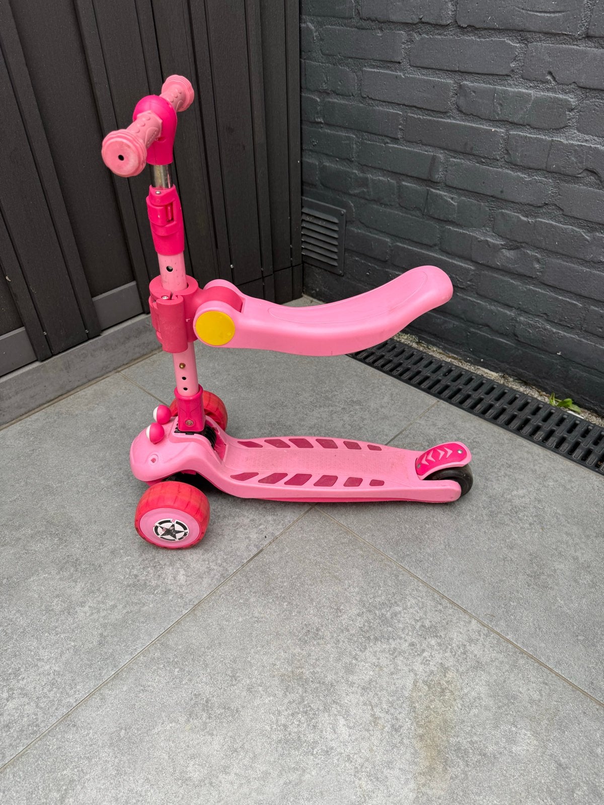 2 Roze kinderstep met zitje - Gebruikt maar in goede staat, Fietsen en Brommers, Steps, Ophalen, Gebruikt, Gewone step