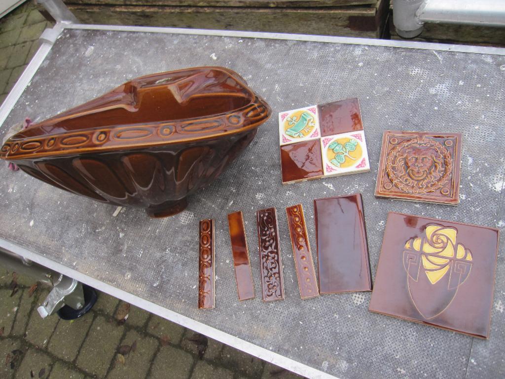 Prachtig roodbruin fonteintje stijl jugendstil / art nouveau, Ophalen, Zo goed als nieuw