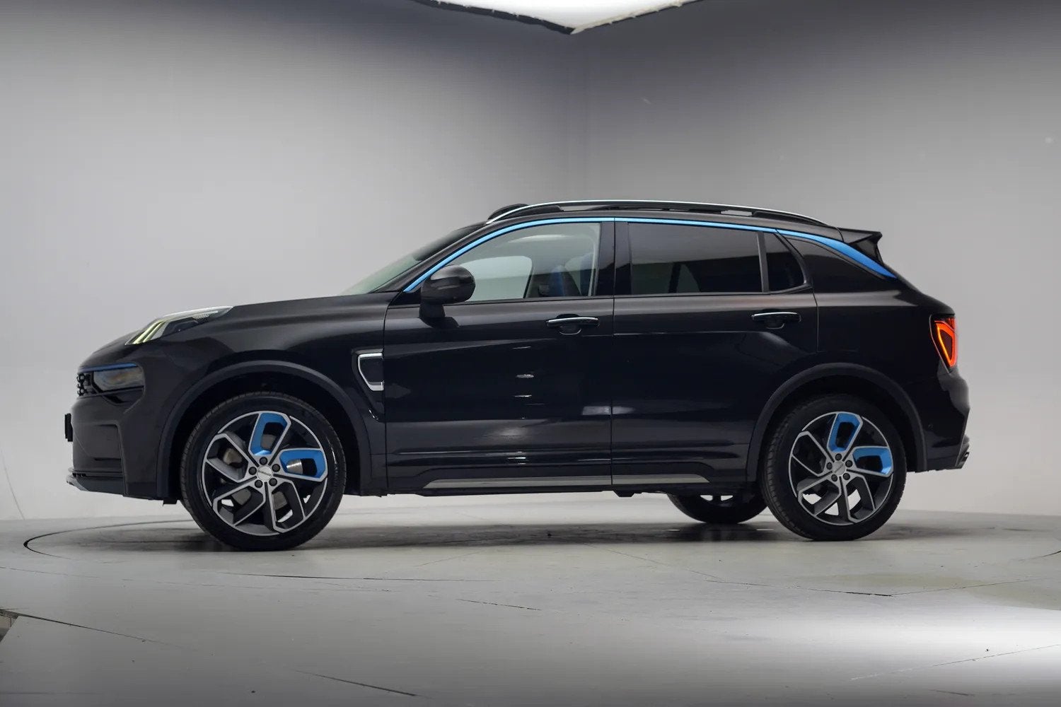 Lynk & Co 01 1.5 PHEV [ Panorama Navi Apple/Android Stoelver, Auto's, Automaat, Zwart, Bedrijf, 1854 kg