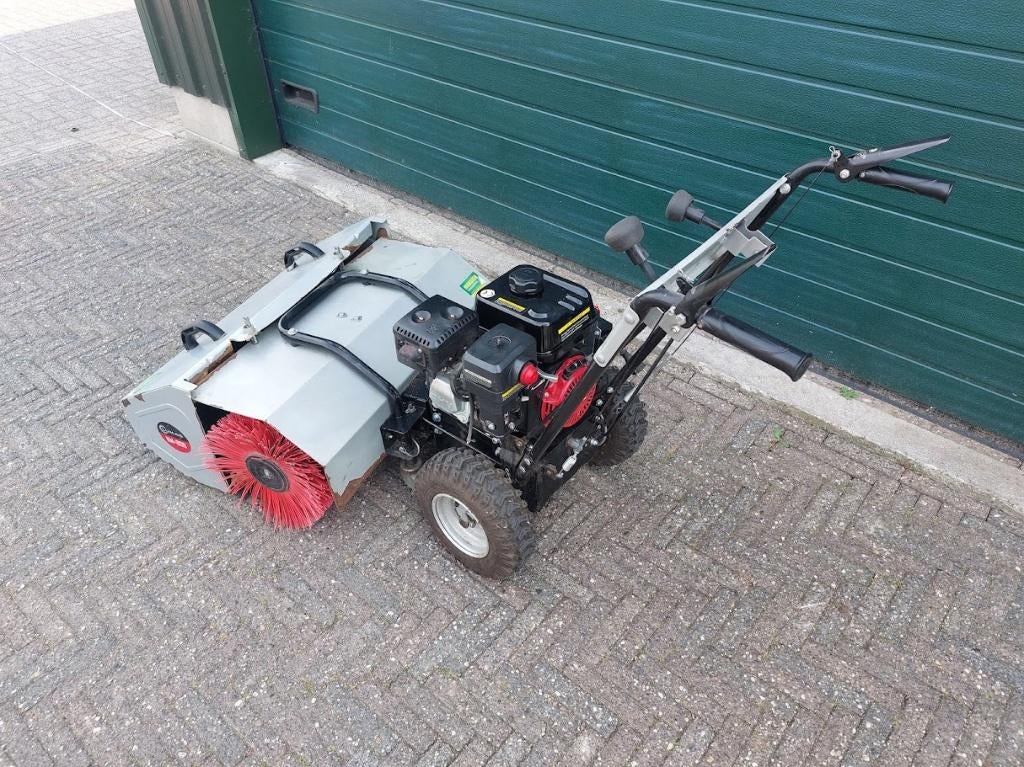 veegmachine Lumag KM800, Tuin en Terras, Veegmachines, Gebruikt, Ophalen