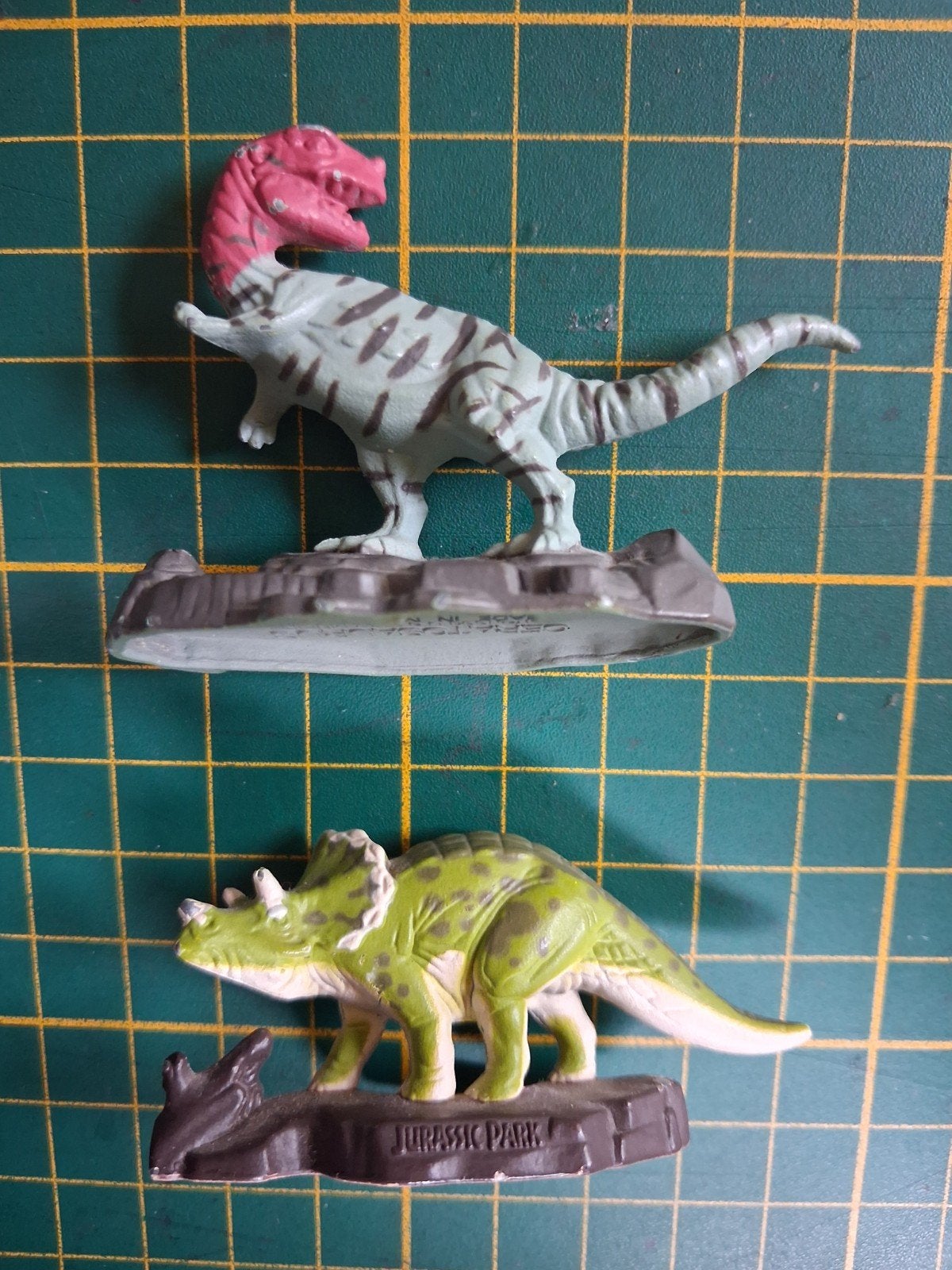 Kenner Jurassic Park gietijzer Ceratosaurus & Triceratops, Verzamelen, Ophalen of Verzenden, Zo goed als nieuw