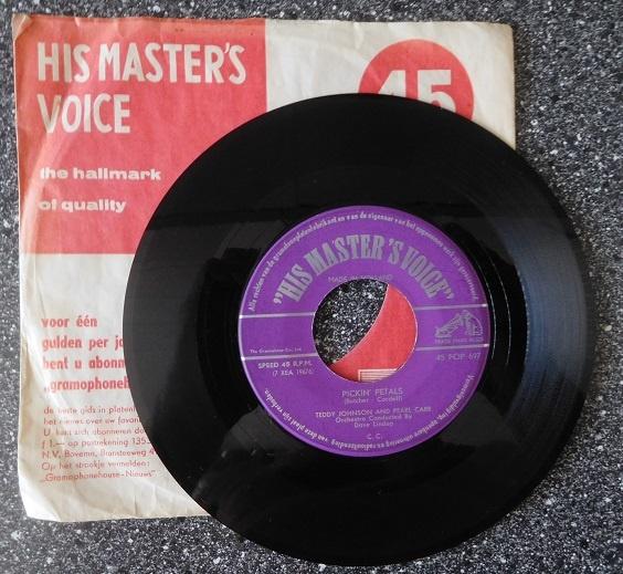 Teddy Johnson & Pearl Carr - pickin' petals & when the tide, 7 inch, Single, Ophalen of Verzenden, Zo goed als nieuw