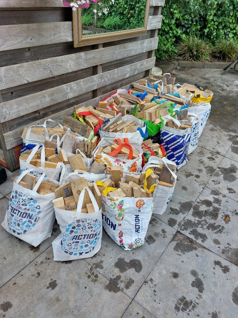 pallethout 23 zakken vol voor vuurkorf of kachel brandhout, Tuin en Terras, Haardhout, Minder dan 3 m³, Ophalen, Overige houtsoorten