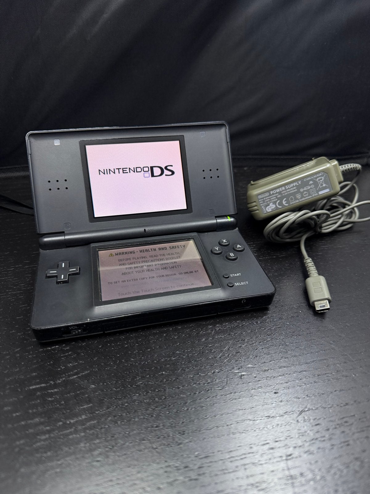 Nintendo DS Lite Zwart - Nette staat met oplader, Ophalen of Verzenden, S, Gebruikt, D
