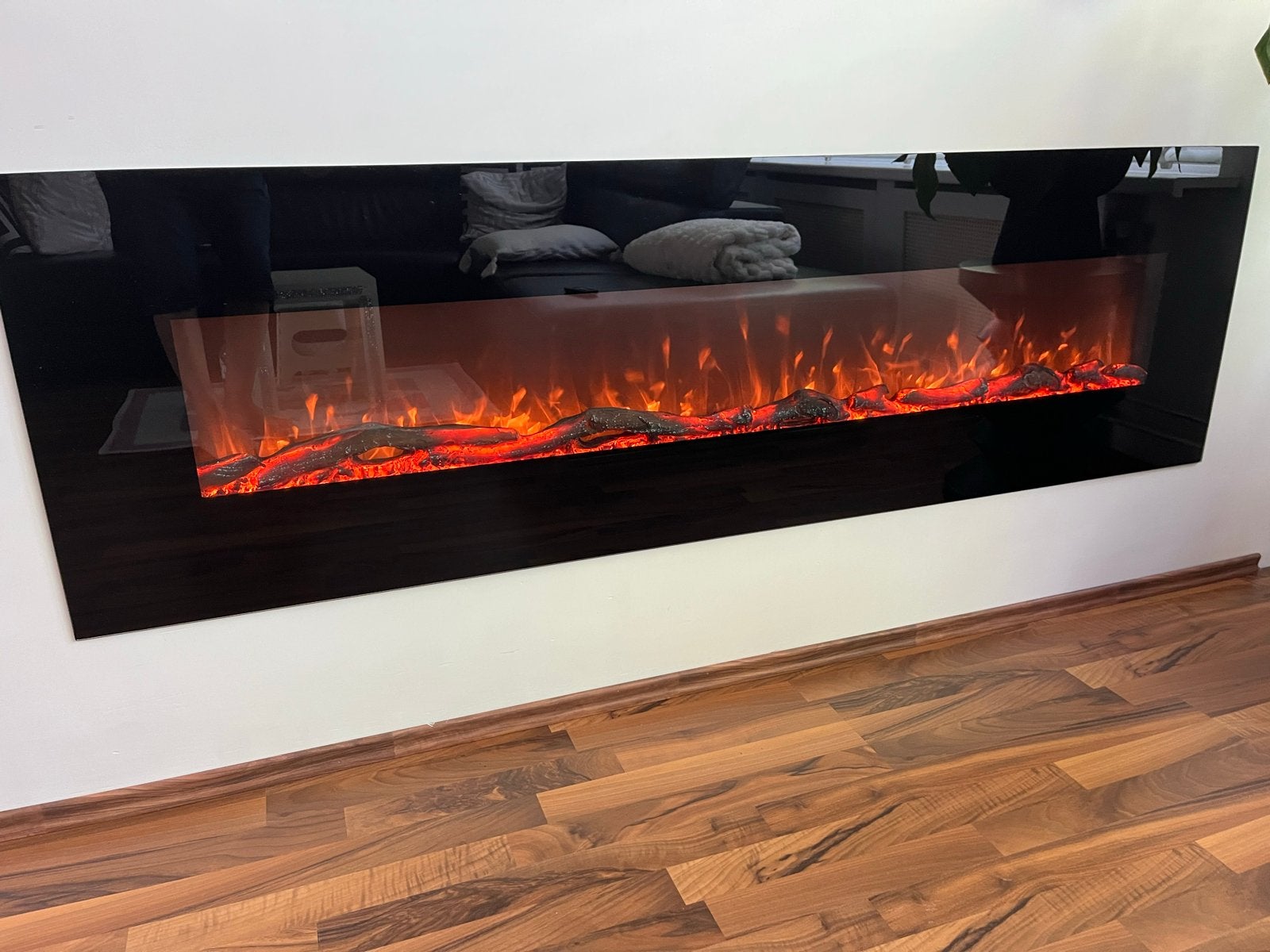 Moderne elektrische haard met sfeervolle vlammen, Ophalen of Verzenden, Zo goed als nieuw, Hangende haard, Elektrische haard