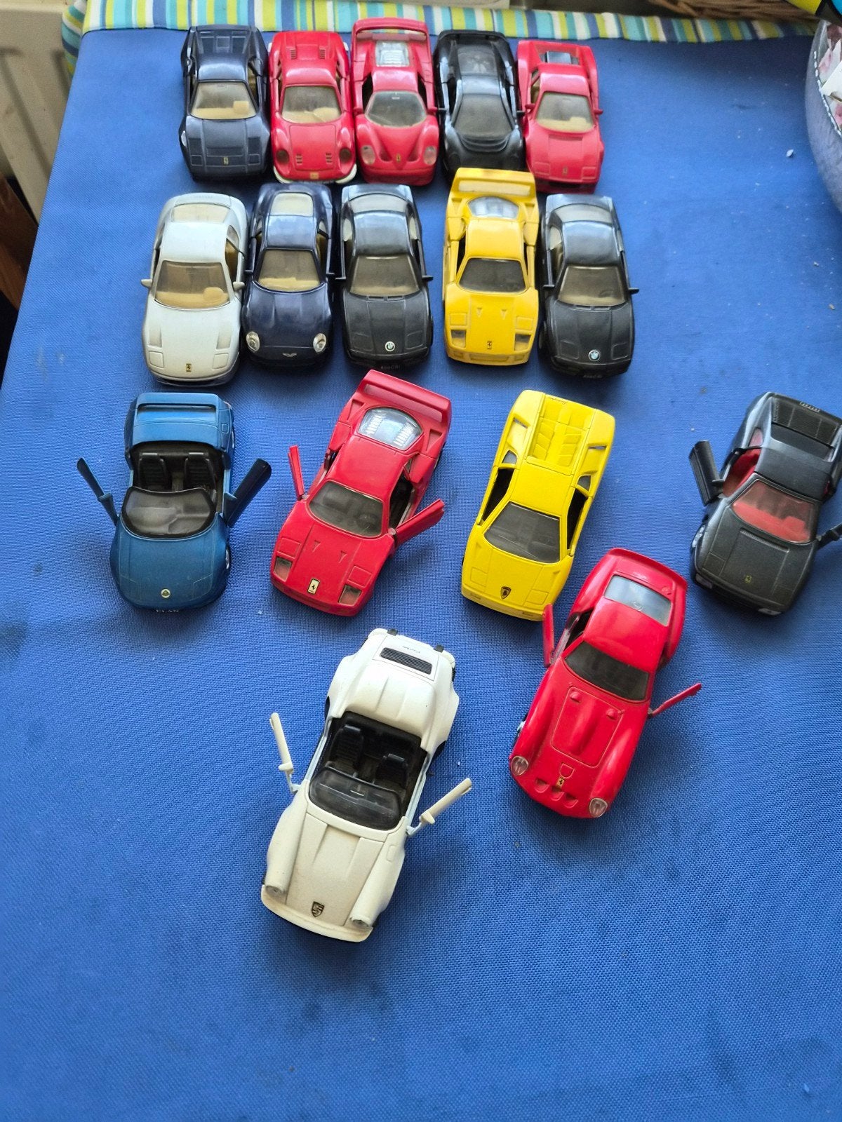 Verzameling Ferrari modelauto's (diverse schalen), Ophalen, Zo goed als nieuw, Auto