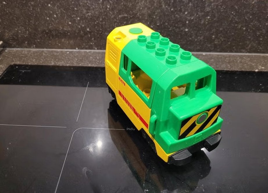 Duplo locomotief "vracht" groen, met garantie, Lego Systems A/S, Gebruikt, Aastvej 1 – 7190 Billund - Denemarken, Ophalen of Verzenden