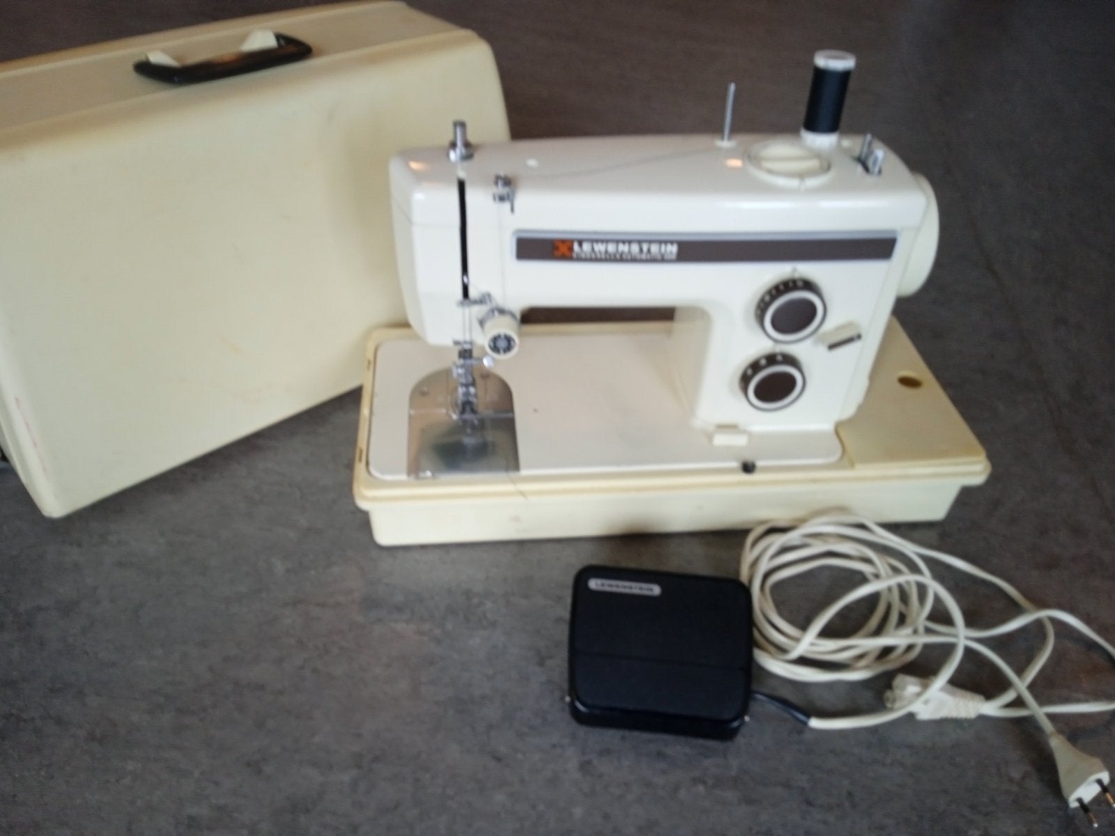 Naaimachine Lewenstein, Hobby en Vrije tijd, Ophalen of Verzenden, Zo goed als nieuw, Naaimachine, Overige merken