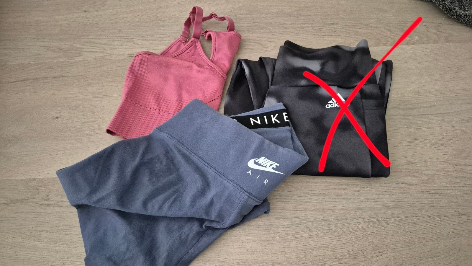 Sportkleding: 1x legging, 1x sportbra (M), Nik, Maat 38/40 (M), Zwart, Adidas, Nike, Hunkemöller, Ophalen of Verzenden