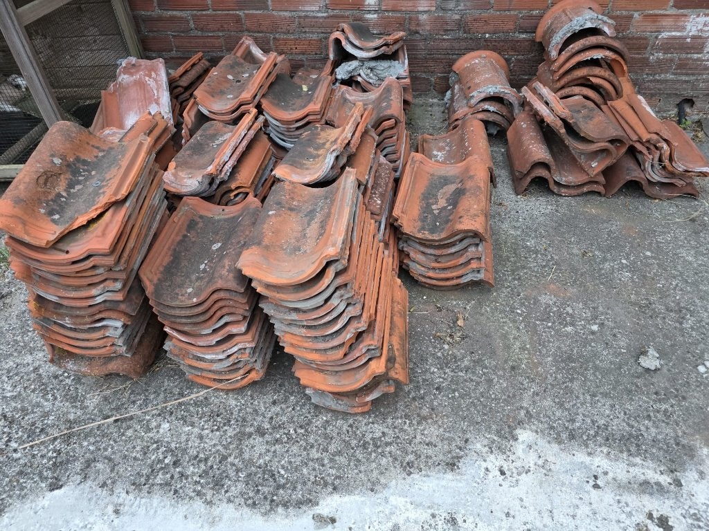 Gratis af te halen: ca. 18 m² gebruikte rode dakpannen, Doe-het-zelf en Verbouw, Dakpannen en Dakbedekking, Ophalen, Gebruikt