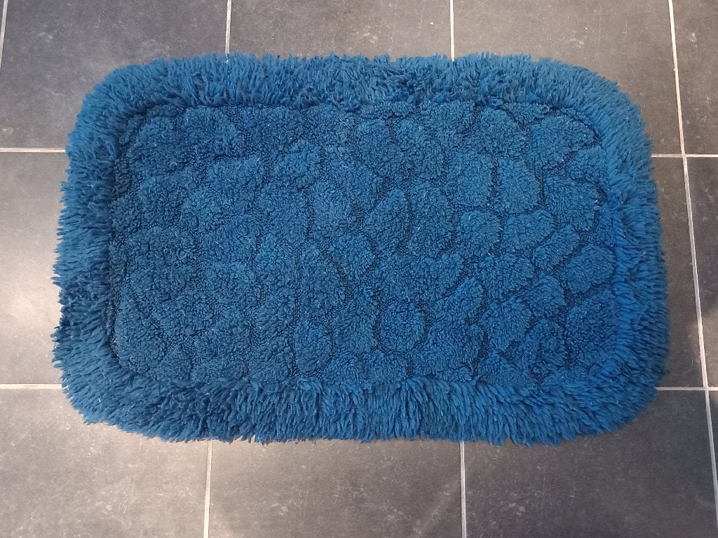 grote vintage badkamermat, donkerblauw badmat heel wollig, Ophalen of Verzenden, Blauw