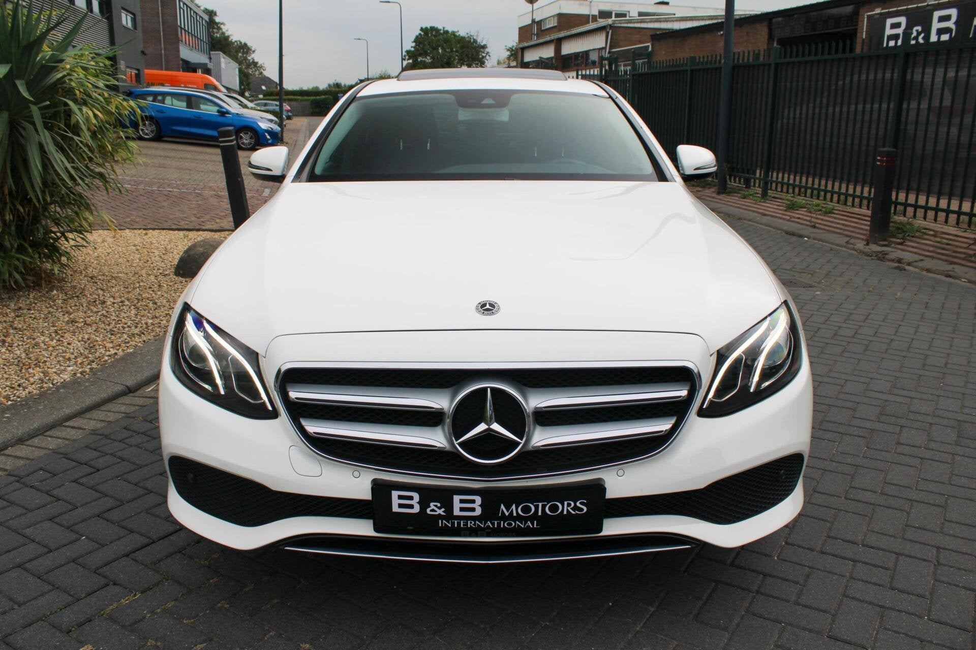Mercedes-Benz E200|STOELVRW V+A|CAM|DAK|LEER|MEMORY|BTW/VAT+, Auto's, Automaat, Achterwielaandrijving, Gebruikt, 4 cilinders