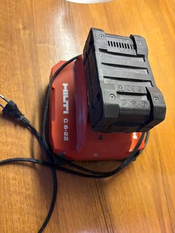 Hilti Nuron 22V accu + C 6-22 snellader – complete set, Verzenden, Zo goed als nieuw
