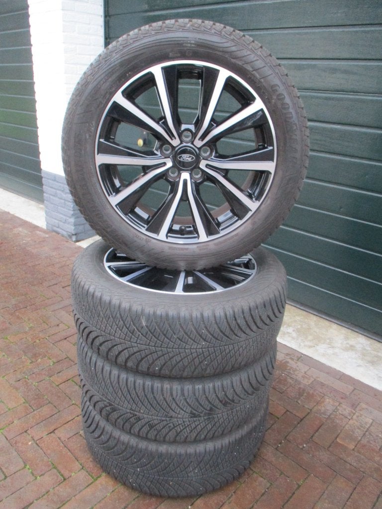 Originele Ford Puma 17 inch zomer winter NIEUWST tpms ST, Auto-onderdelen, Banden en Velgen, Ophalen, Banden en Velgen, 17 inch