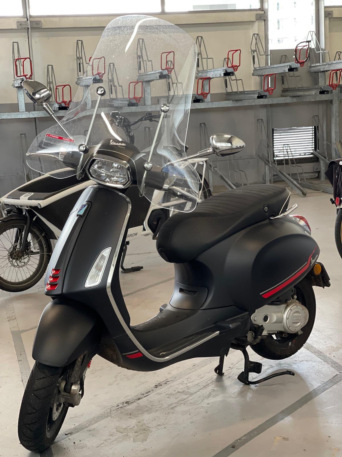 Vespa Sprint, Fietsen en Brommers, Scooters | Vespa, Ophalen, Zo goed als nieuw, Benzine