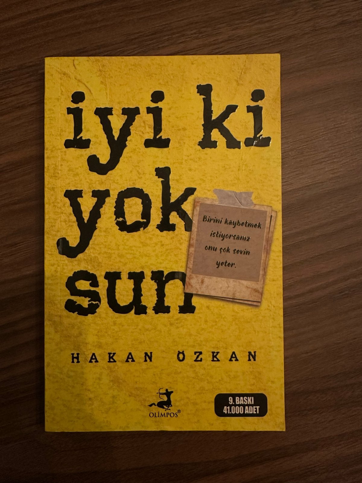 Iyi ki yoksun - Hakan Özkan (Turks boek), Ophalen of Verzenden, Gelezen, Europa overig