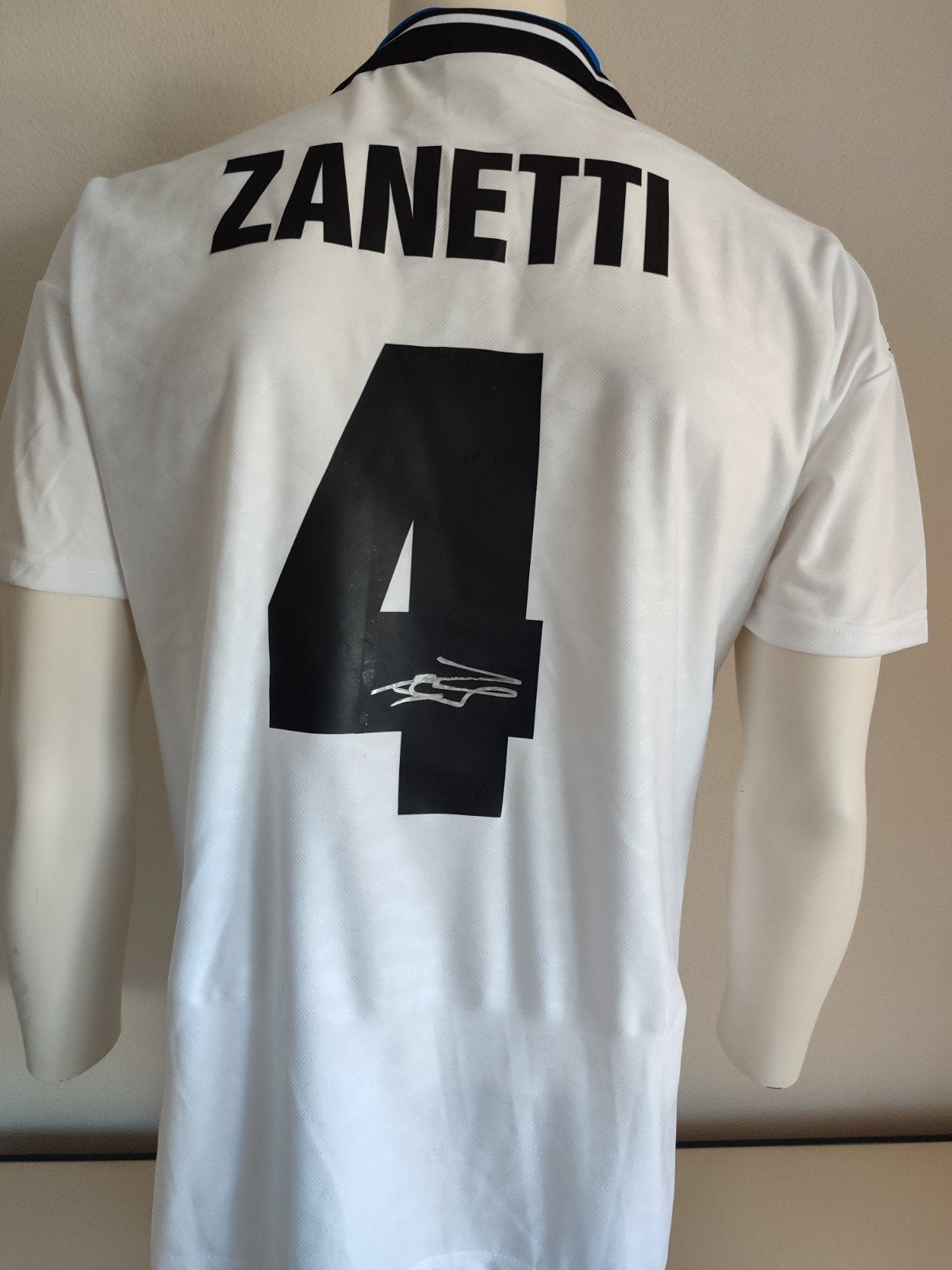 Inter Milan shirt gesigneerd door Zanetti met Certificaat, Verzamelen, Sportartikelen en Voetbal, Ophalen of Verzenden, Nieuw
