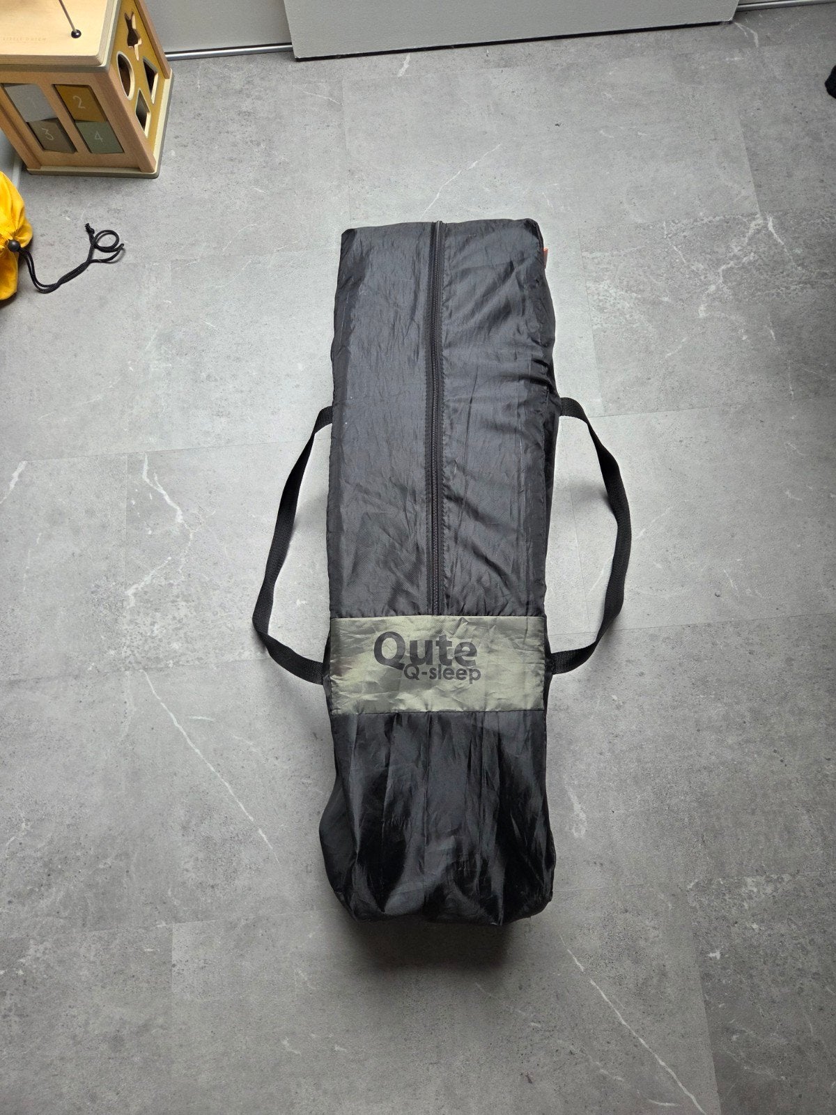 Qute Q-sleep kampeerbedje met los matras, Ophalen, Zo goed als nieuw, Reisbedje