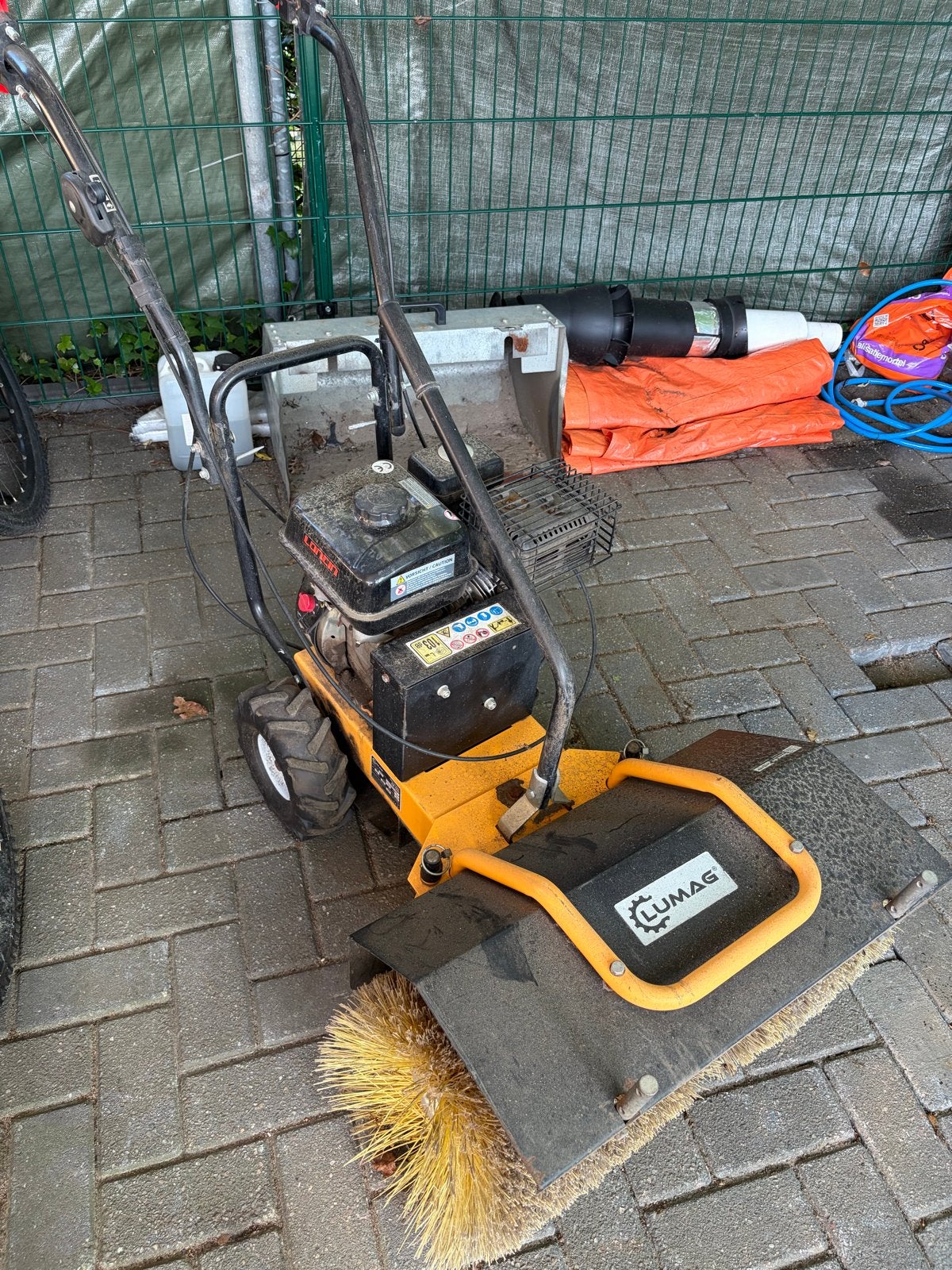 Veegmachine - Lumag veegmachine, Tuin en Terras, Veegmachines, Ophalen of Verzenden, Gebruikt