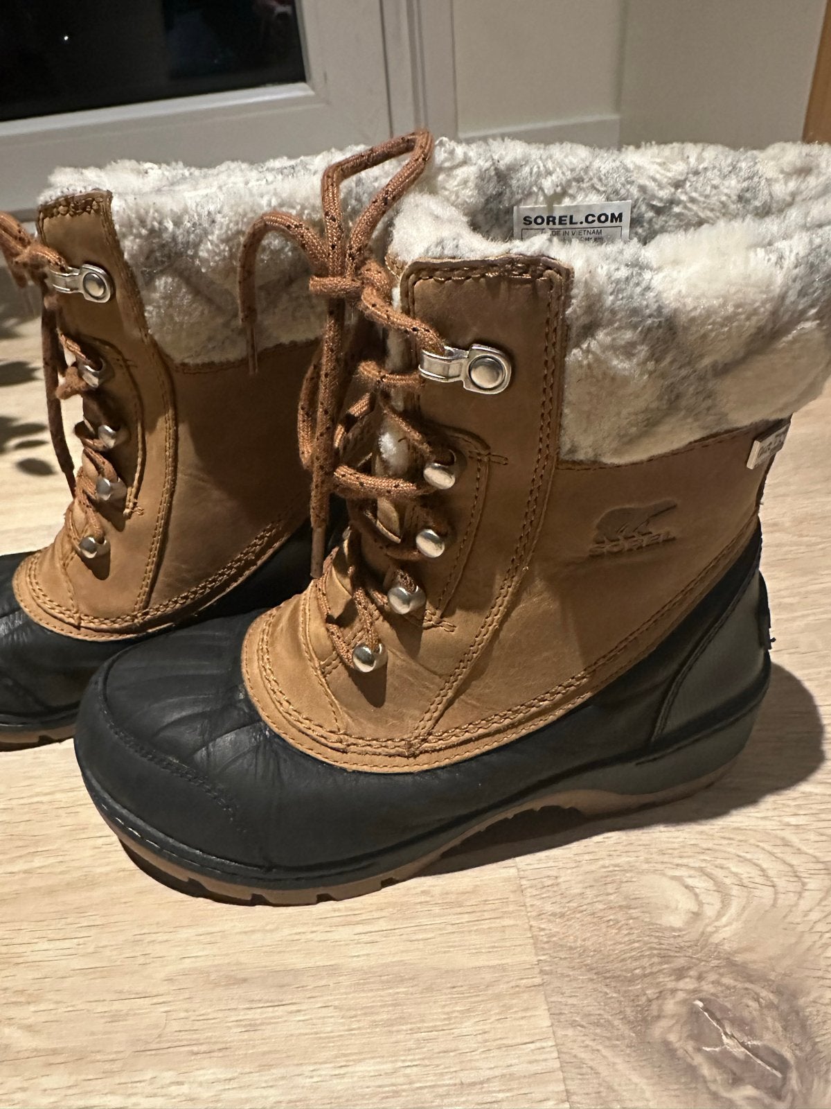 Sorel snowboots maat 36,5 - Amper gedragen, Ophalen of Verzenden, Zo goed als nieuw, Bruin, Snowboots