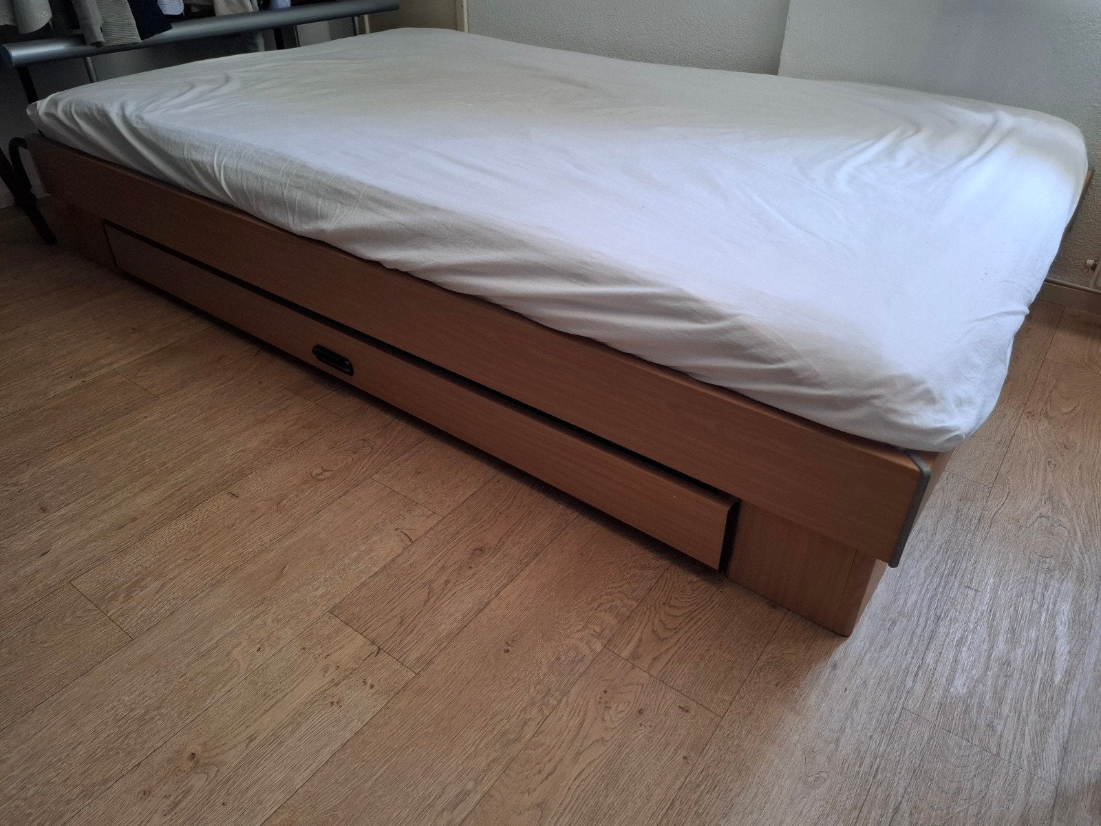 Bed 120x200 met lade - Ideaal voor kleine ruimtes, Ophalen, Gebruikt, Bruin, Twijfelaar