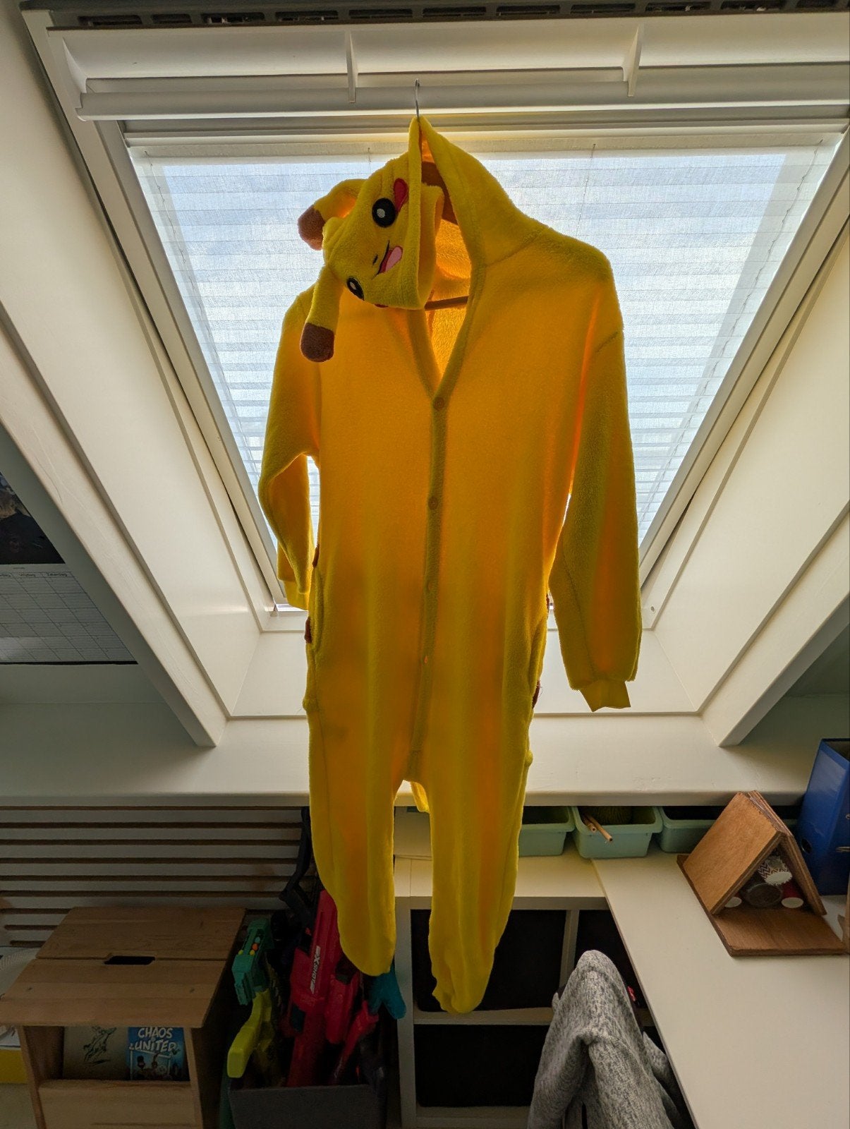 Pikachu onesie maat 140 - In goede staat, Ophalen, Zo goed als nieuw, Jongen of Meisje