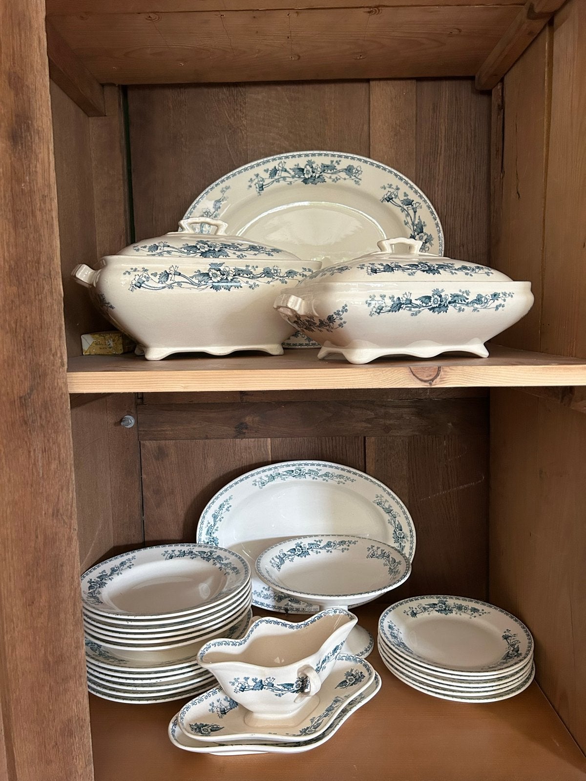 Prachtig servies blauw bloemendecor Petrus Regout Bertha, Antiek en Kunst, Ophalen