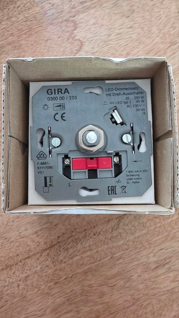 Gira LED-dimmer 0300 00/I03 - Nieuw in verpakking, Doe-het-zelf en Verbouw, Ophalen of Verzenden
