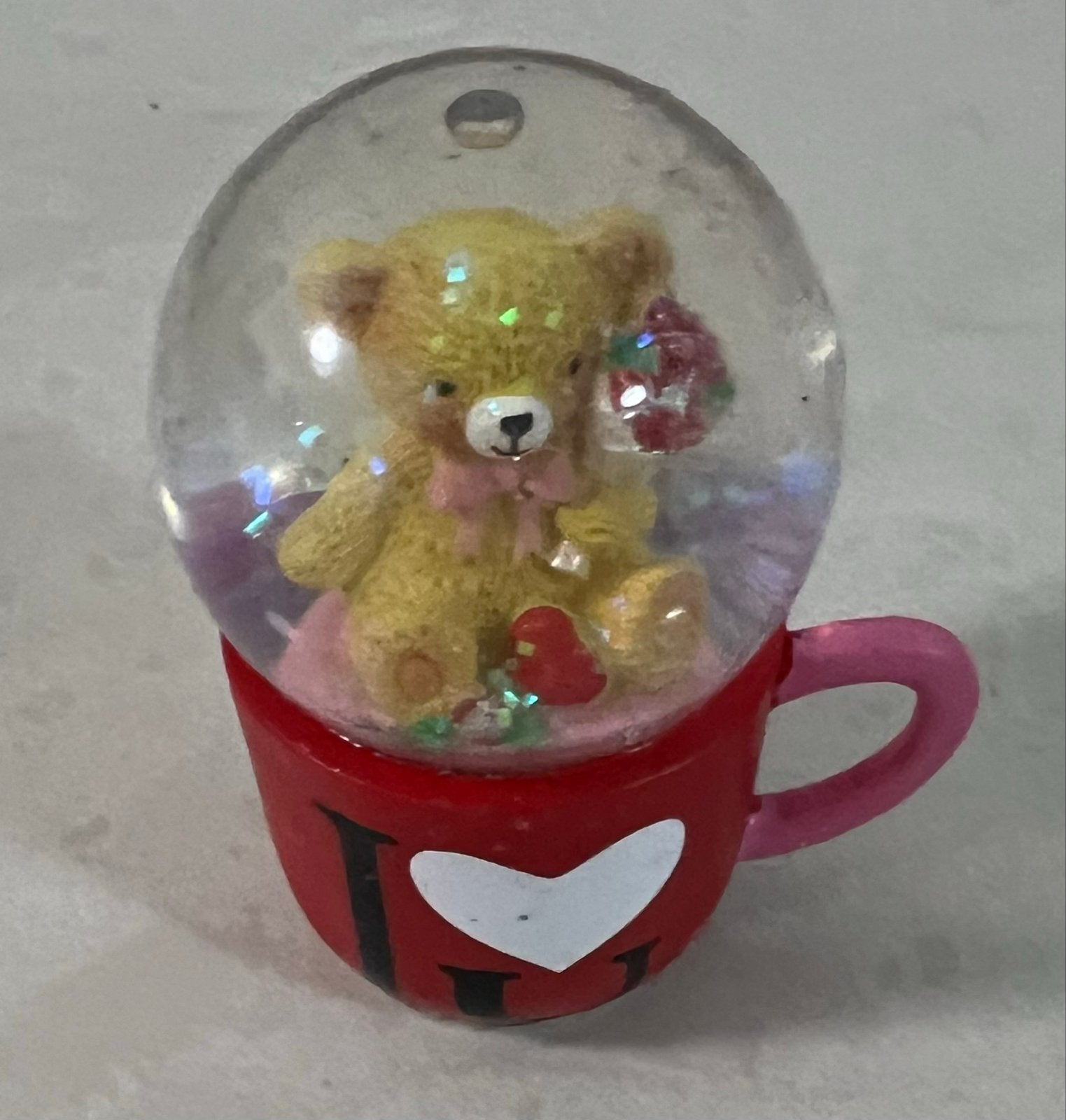 Sneeuwbol met beertje in I Love U mok (nieuw), Verzamelen, Beren en Cherished Teddies, Ophalen of Verzenden, Nieuw