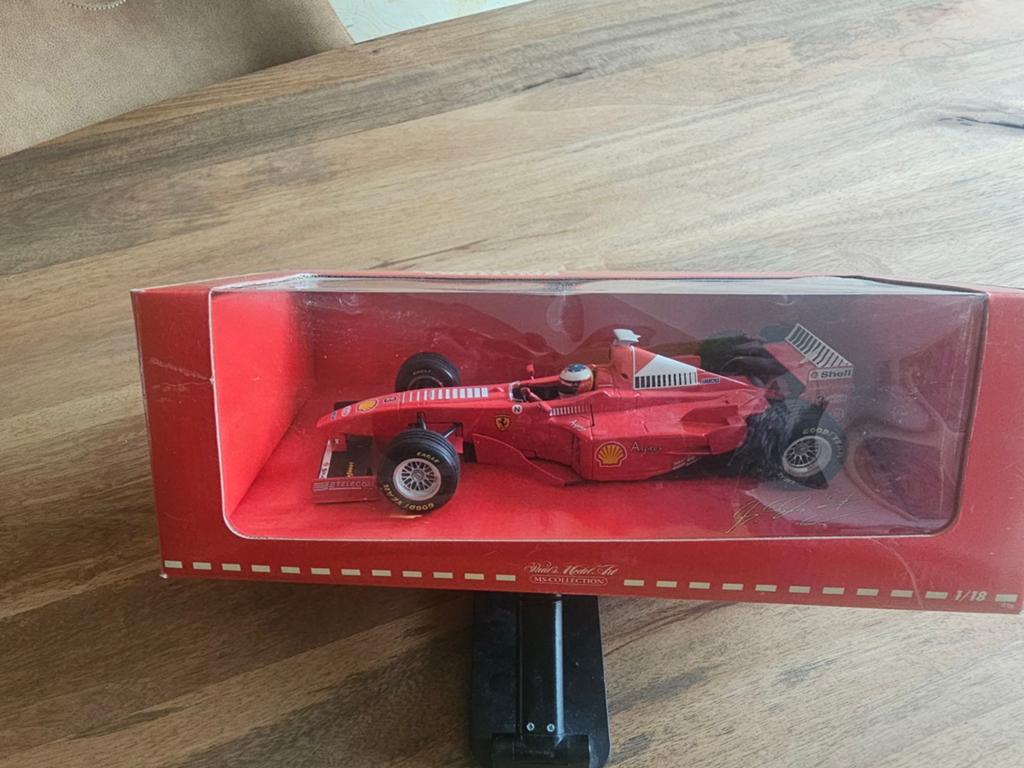 Michael Schumacher Ferrari F300 raceauto model 1:18, Hobby en Vrije tijd, Modelauto's | 1:18, Ophalen of Verzenden, Zo goed als nieuw