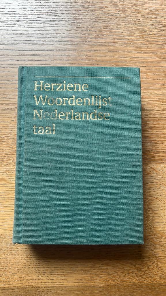 Herziene Woordenlijst Nederlandse taal (1990), Ophalen of Verzenden, Gelezen, Overige uitgevers, Nederlands
