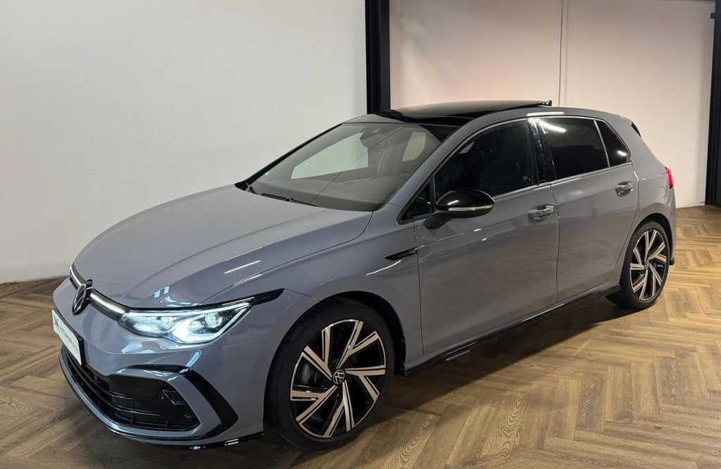 Volkswagen Golf 1.5 eTSI R-Line PANO KEYLESS CAM, 4 cilinders, Adaptive Cruise Control, Bedrijf, Grijs