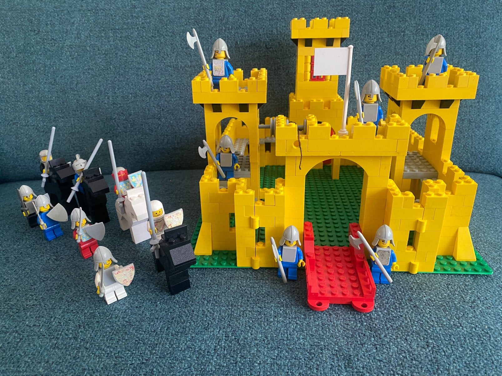 Oude Lego 375 yellow castle gele kasteel 6075 ridders, Kinderen en Baby's, Speelgoed | Duplo en Lego, Ophalen of Verzenden, Gebruikt