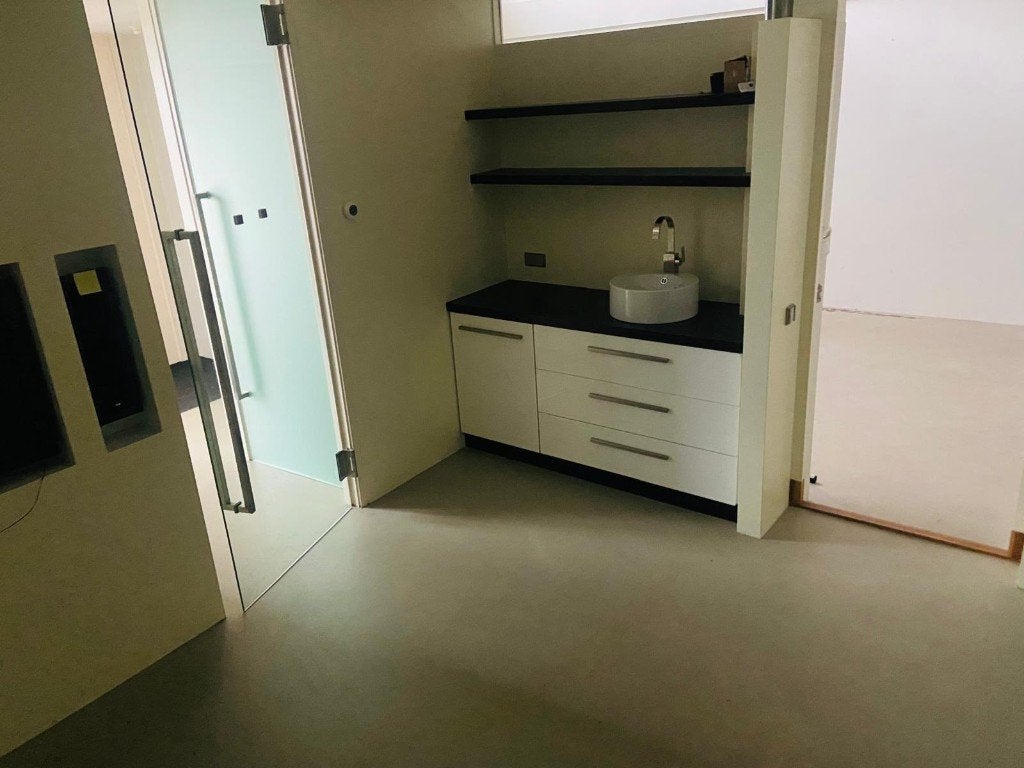 Modern en minimalistisch Atelier met Vloerverwarming, 18 m², Huur, Creatieve ruimte
