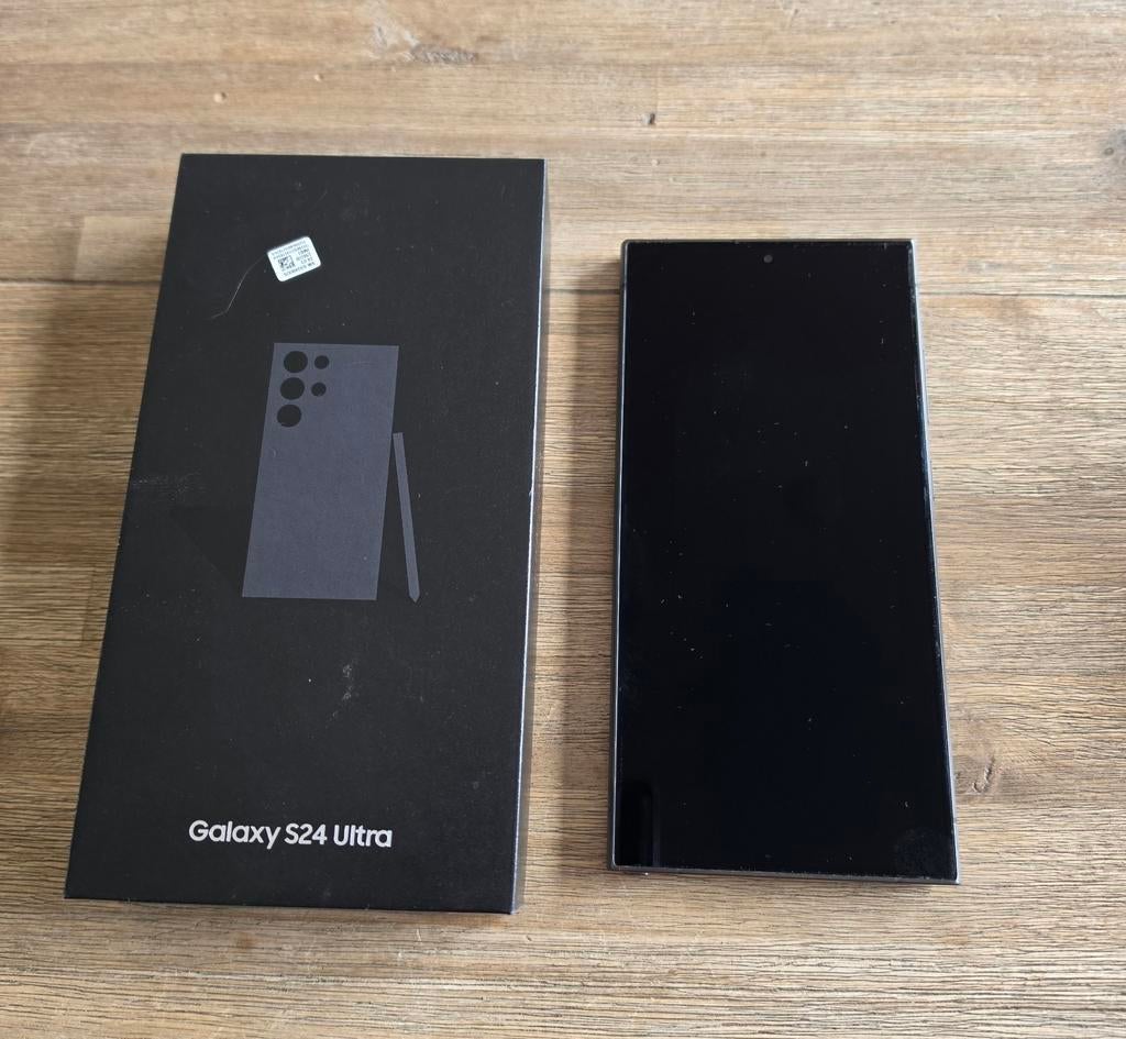 Samsung S24 256GB Titanium Black + Accessoires, Telecommunicatie, Mobiele telefoons | Samsung, 256 GB, Ophalen of Verzenden, Zwart
