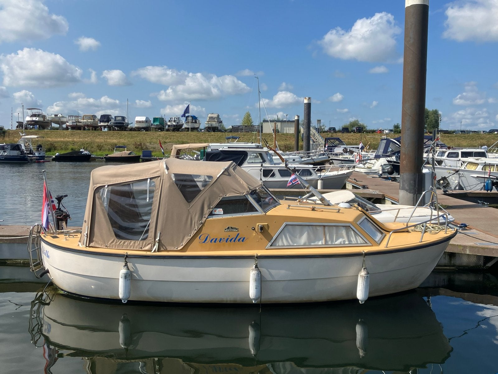 Nette motorboot 'Davida' met dieselmotor en kajuit, Watersport en Boten, Ophalen, Overige merken, Gebruikt, Afdekzeil