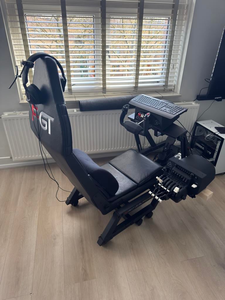 Flight simulator met f - gt stoel, Spelcomputers en Games, Ophalen of Verzenden, Zo goed als nieuw, Playseat of Racestoel