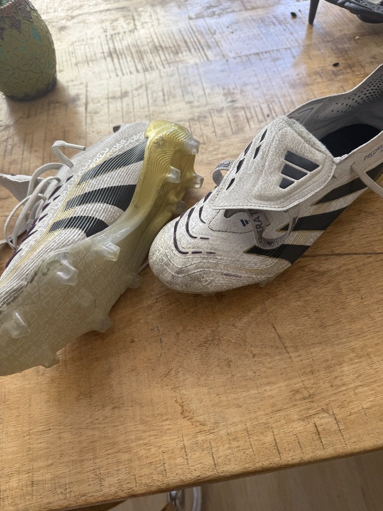 Adidas Predator voetbalschoenen omgeslagen tong., Maat XS of kleiner, Schoenen, Ophalen of Verzenden, Zo goed als nieuw