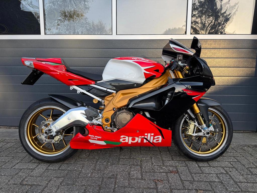 Aprilia Sport RSV 1000 R Factory MOTO MAGIC RACING, Motoren, Motoren | Aprilia, Arno Van putten, Sportuitlaat, Gruppendelerweg, 13
8071 WK  Nunspeet, NL