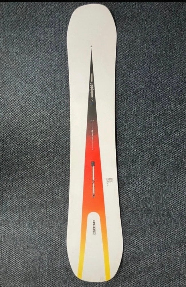 Burton Custom Smalls 145 Snowboard - Zo goed als nieuw, Sport en Fitness, Ophalen of Verzenden, Zo goed als nieuw, Board