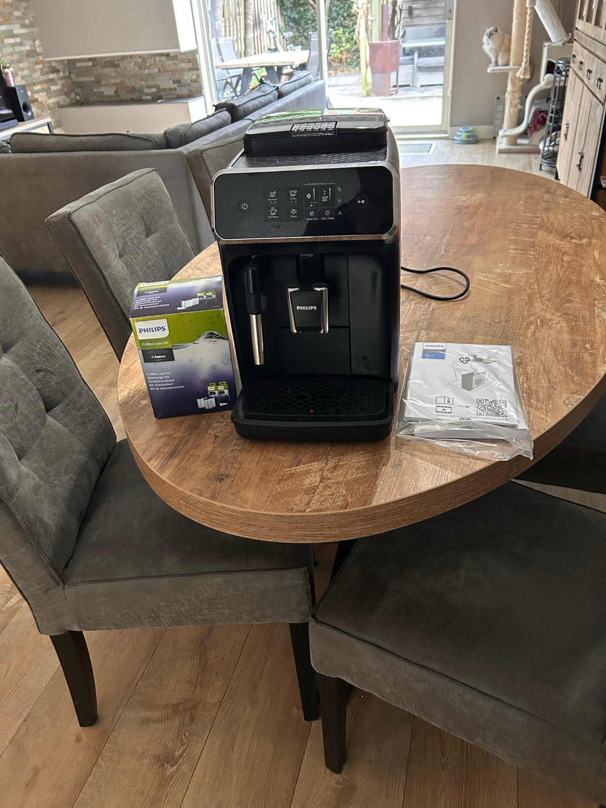 Philips 2200 serie volautomatische espressomachine, Afneembaar waterreservoir, Espresso apparaat, Zo goed als nieuw, 2 tot 4 kopjes