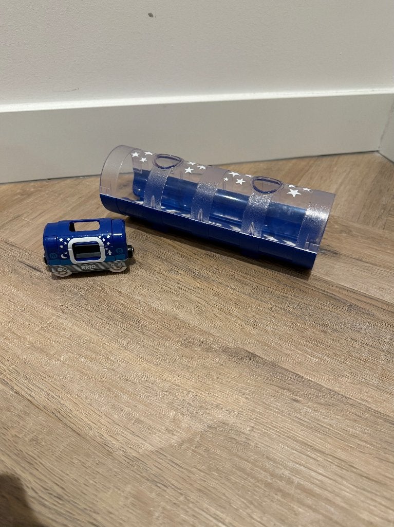 Heel goe blauw Brio hout trein glow in the dark tunnel 33970, Ophalen of Verzenden, Zo goed als nieuw