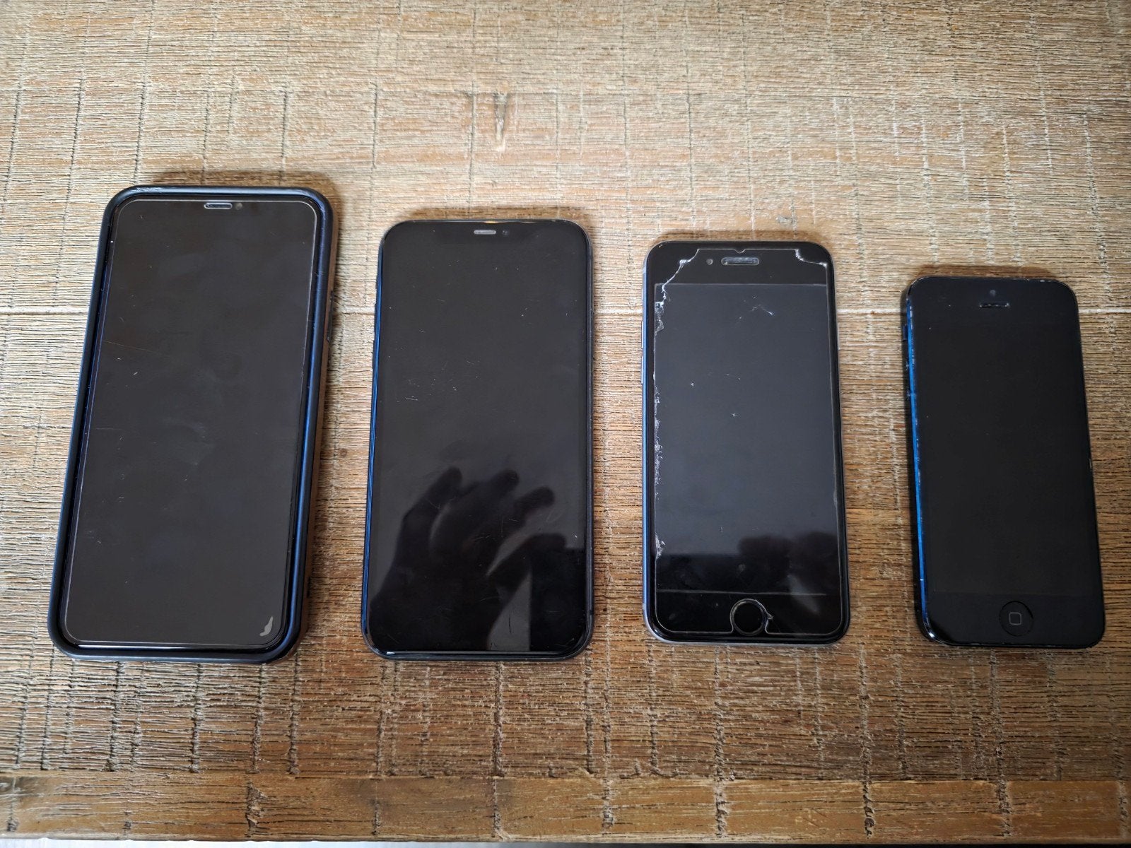 4 iPhones 5, 6, 11 & 11 Pro Max (defect/onderdelen), Telecommunicatie, Mobiele telefoons | Apple iPhone, Zwart, Ophalen of Verzenden