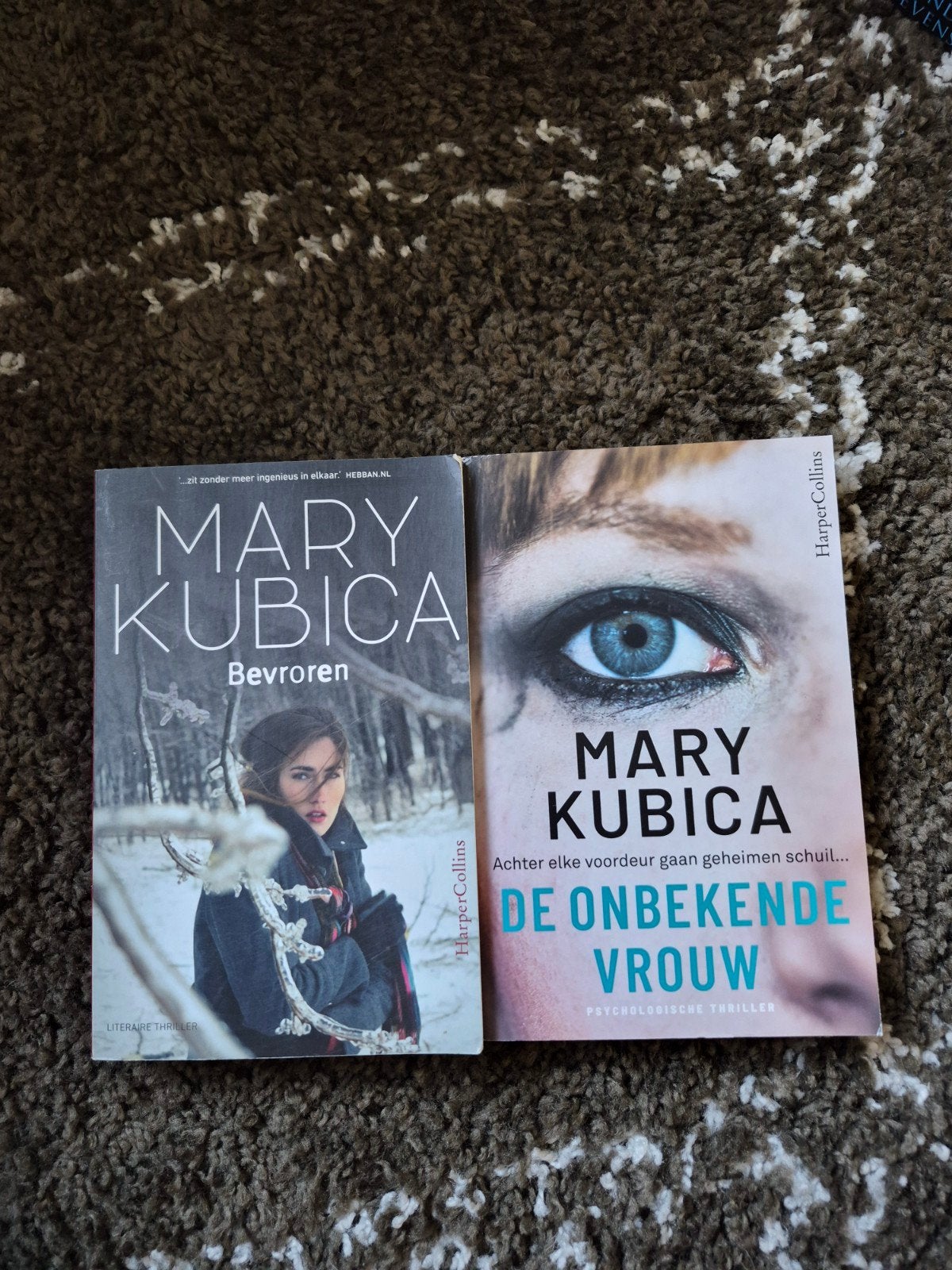 Mary Kubica - De Onbekende Vrouw & Bevroren (2 thrillers), Boeken, Ophalen of Verzenden, Gelezen, Mary Kubica, Wereld overig