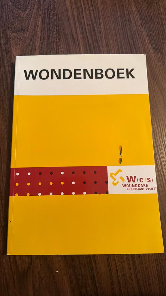 Wondenboek - Woundcare consultant society 11e druk, Ophalen of Verzenden, Zo goed als nieuw, Overige uitgevers