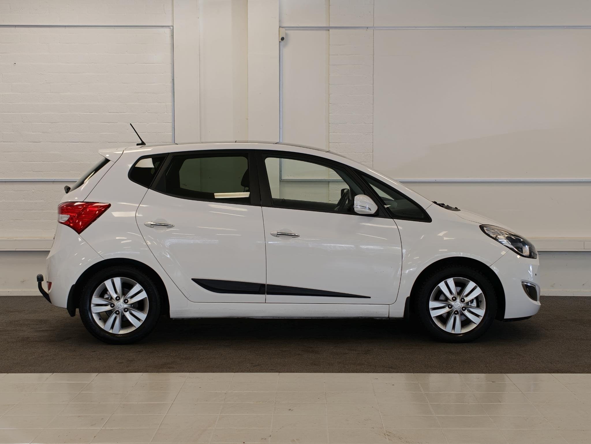 Hyundai Ix20 1.6i i-Catcher Automaat Navi Schuif/kanteldak T, Euro 5, 4 cilinders, Wit, Bedrijf