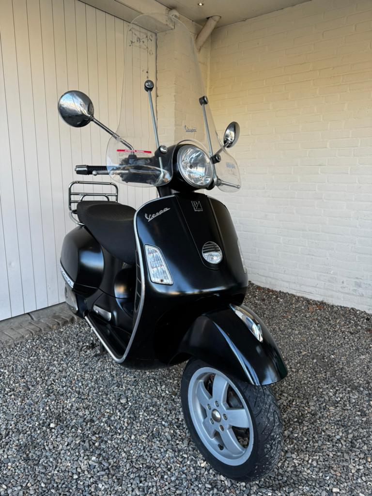 Vespa 250 gts i.e. nette motorscooter, Scooter, Particulier, Automaat, 1 cilinder