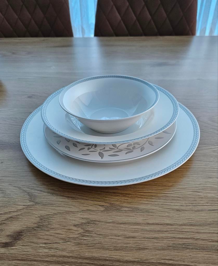 Karaca 24-delig eetservies - Zo goed als nieuw, Ophalen of Verzenden, Zo goed als nieuw, Effen, Porselein