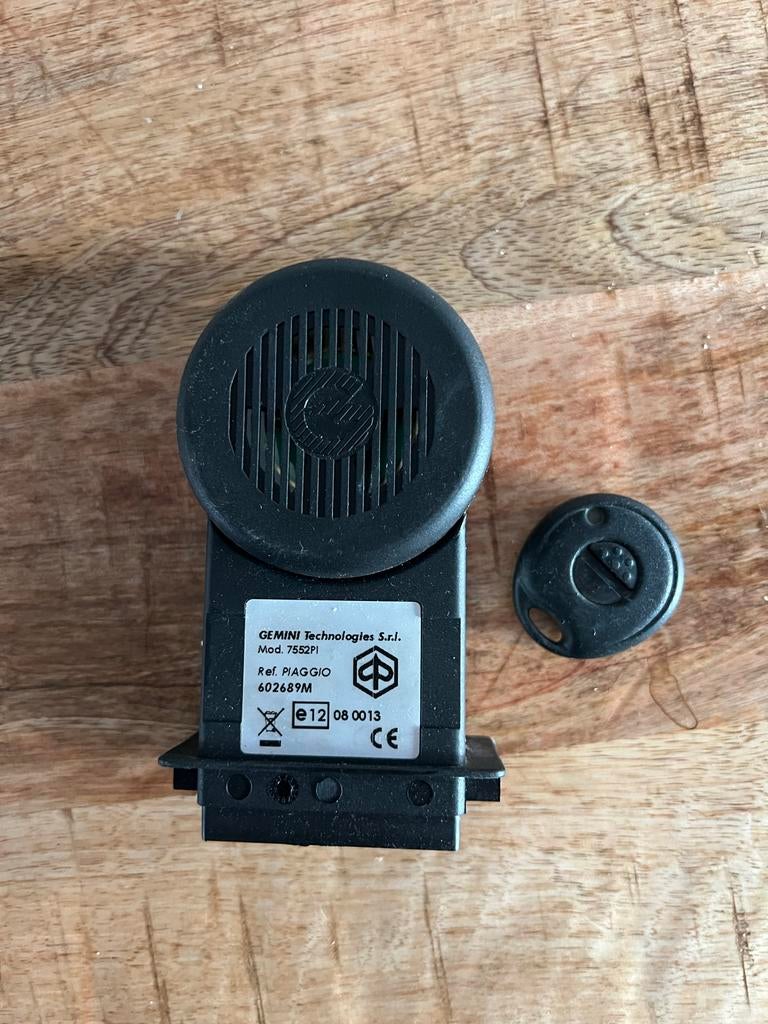 Vespa E-lux Alarmsysteem incl. Afstandsbediening 602689M, Ophalen of Verzenden, Gebruikt, Overige typen